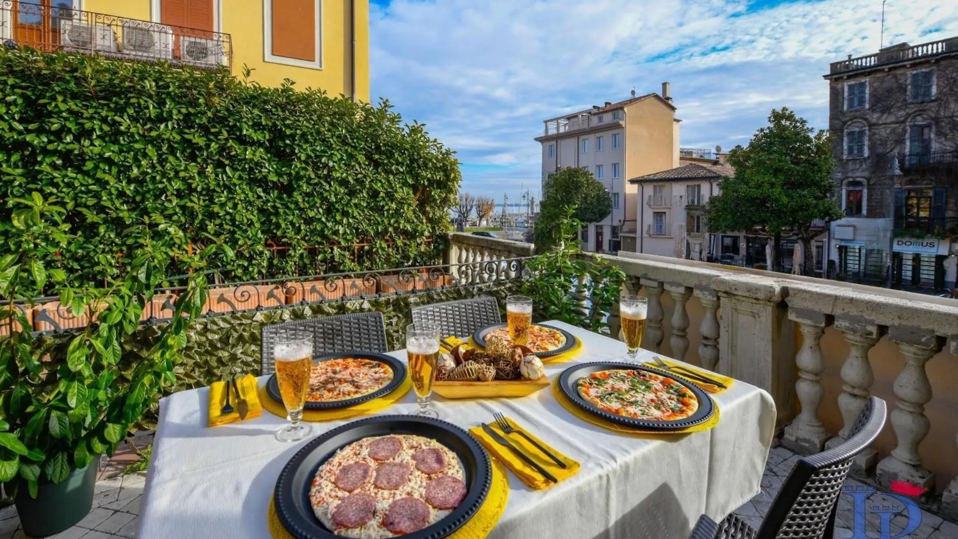 Desenzanoloft Official Partner Marriott Homes & Villas - Let It Be A Dream - Renovation 2025 Lake View Desenzano del Garda Italy