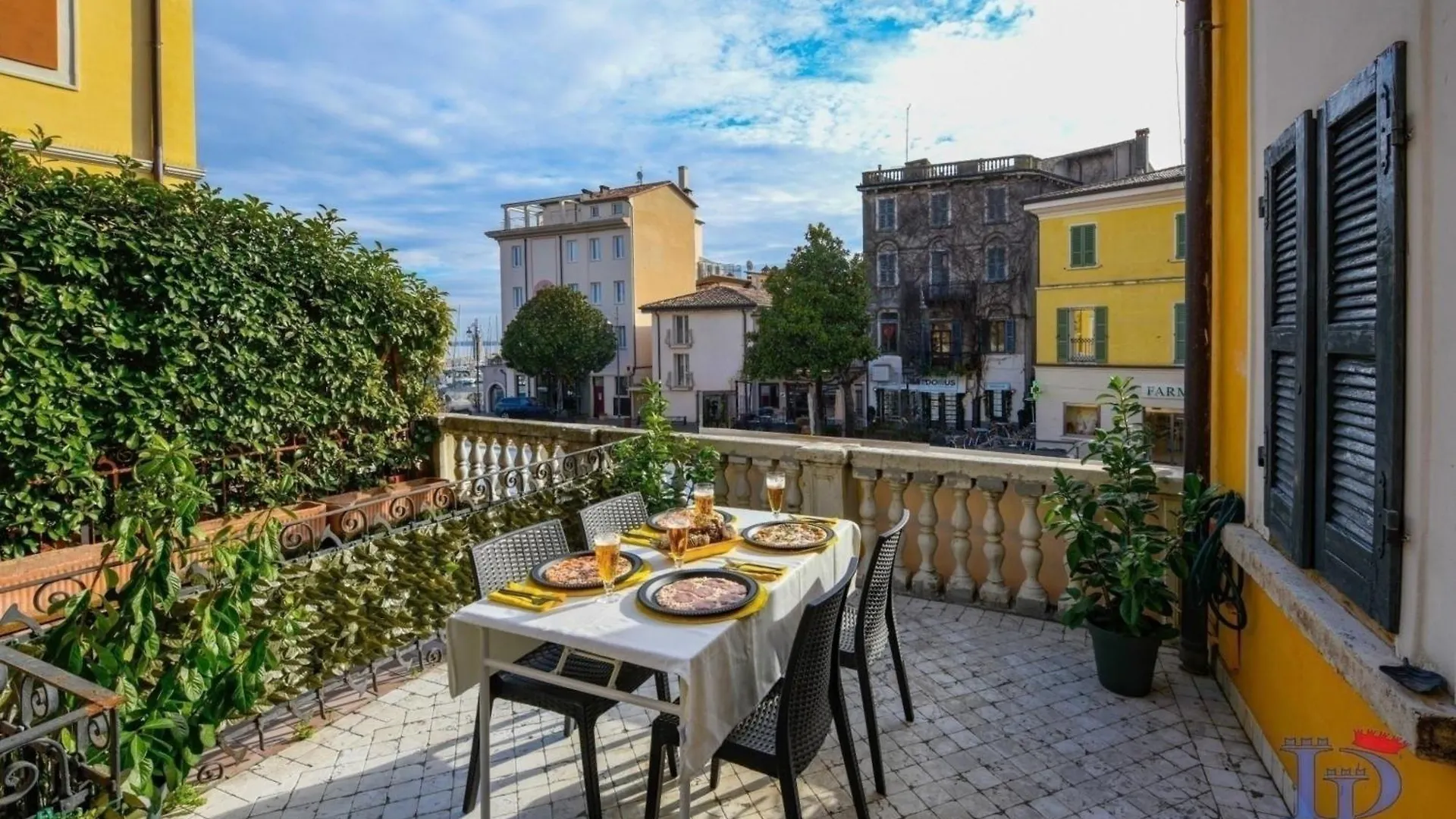 Apartment Desenzanoloft Official Partner Marriott Homes & Villas - Let It Be A Dream - Renovation 2025 Lake View Desenzano del Garda Italy